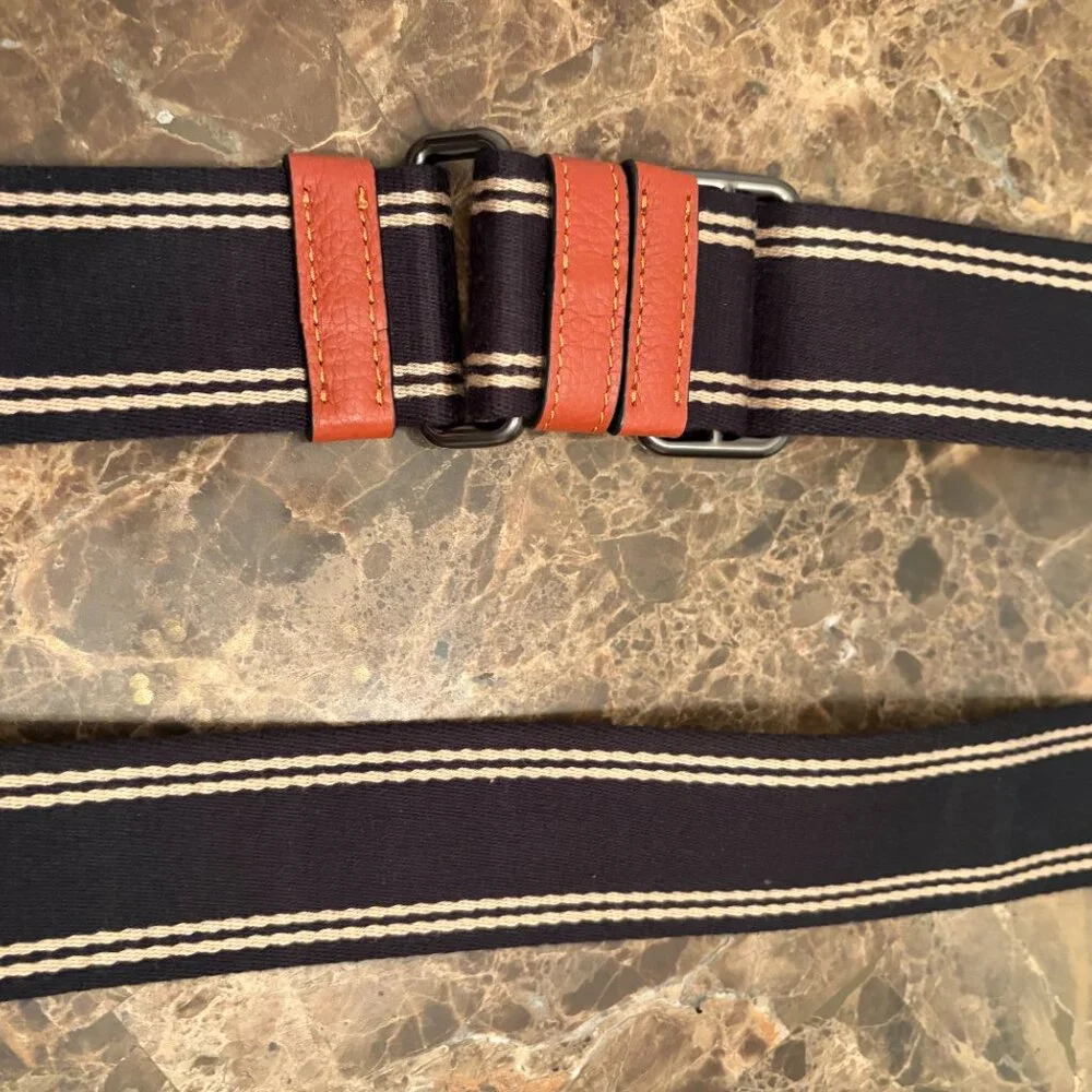 Signature Tan Crossbody and Hand Carry Canvas Field Tote 40 - Picture 14 of 15